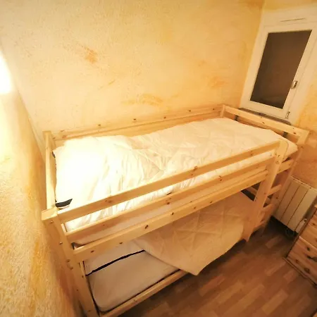 , Separate Bedroom 23m Box Velos Allos