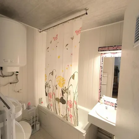 아파트 , Separate Bedroom 23m Box Velos 라포